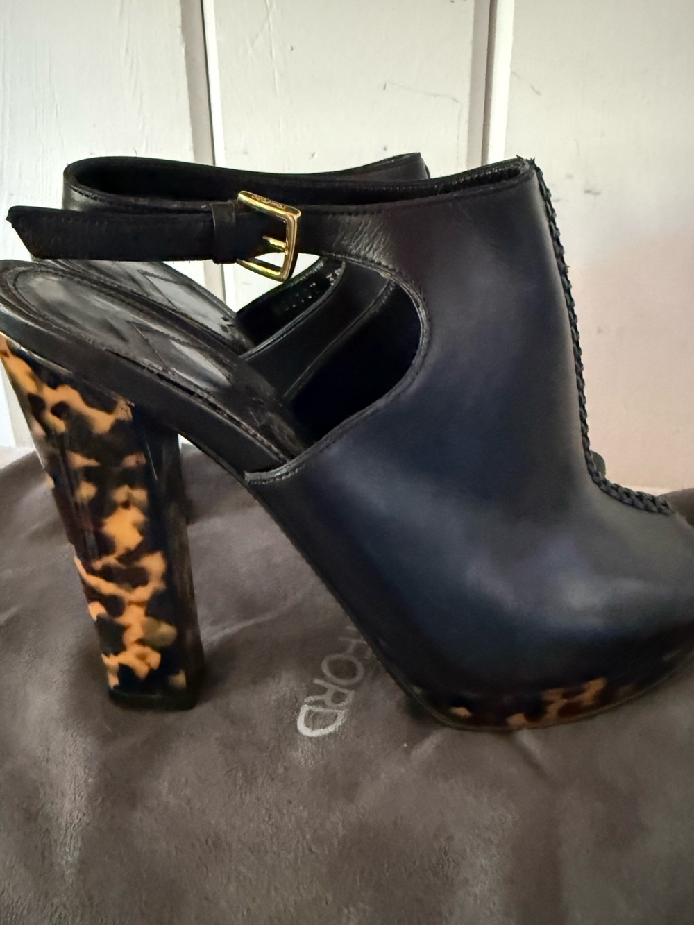 Tom Ford Rare tortoise Heel.  Platform slingback mules peep toe- black leather 9